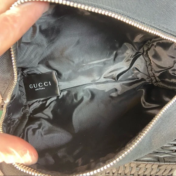 GUCCI crossbody bag from the beauty line with thick crossbody strap - Picture 8 of 12